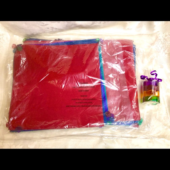 8 pcs Placemats & Napkins Set w/ FREE Napkin Rings - Picture 3 of 7